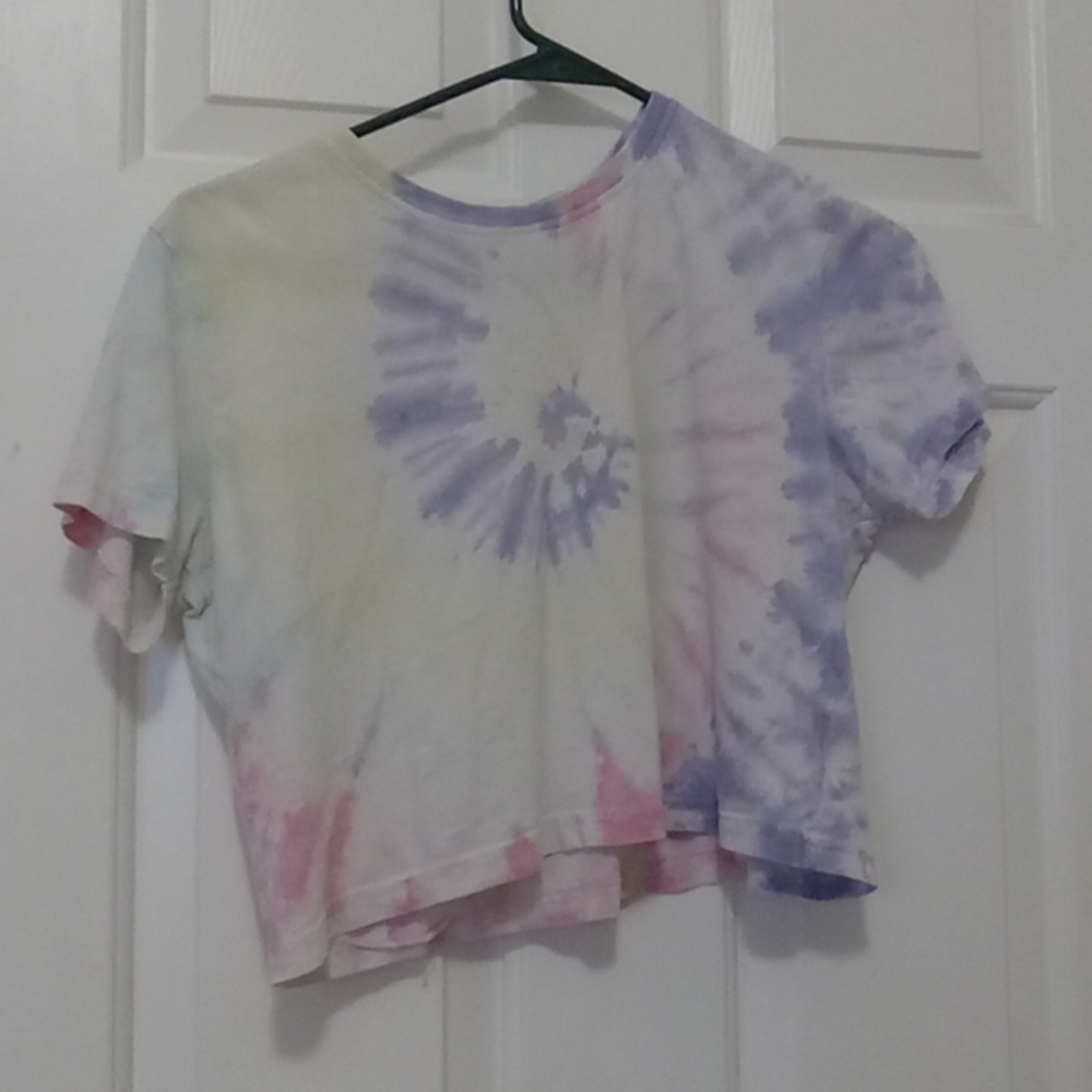 Tiedye short sleeve shirt size is medium